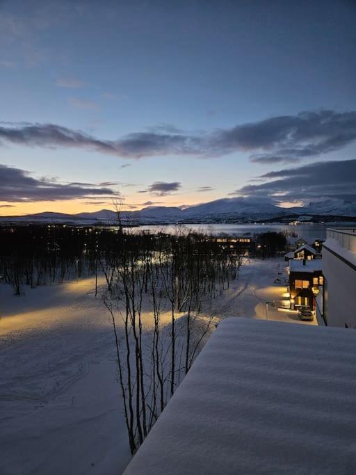 Ny Leilighet I Nytt Bygg I Naturskjonne Omgivelser! Tromsø Eksteriør bilde